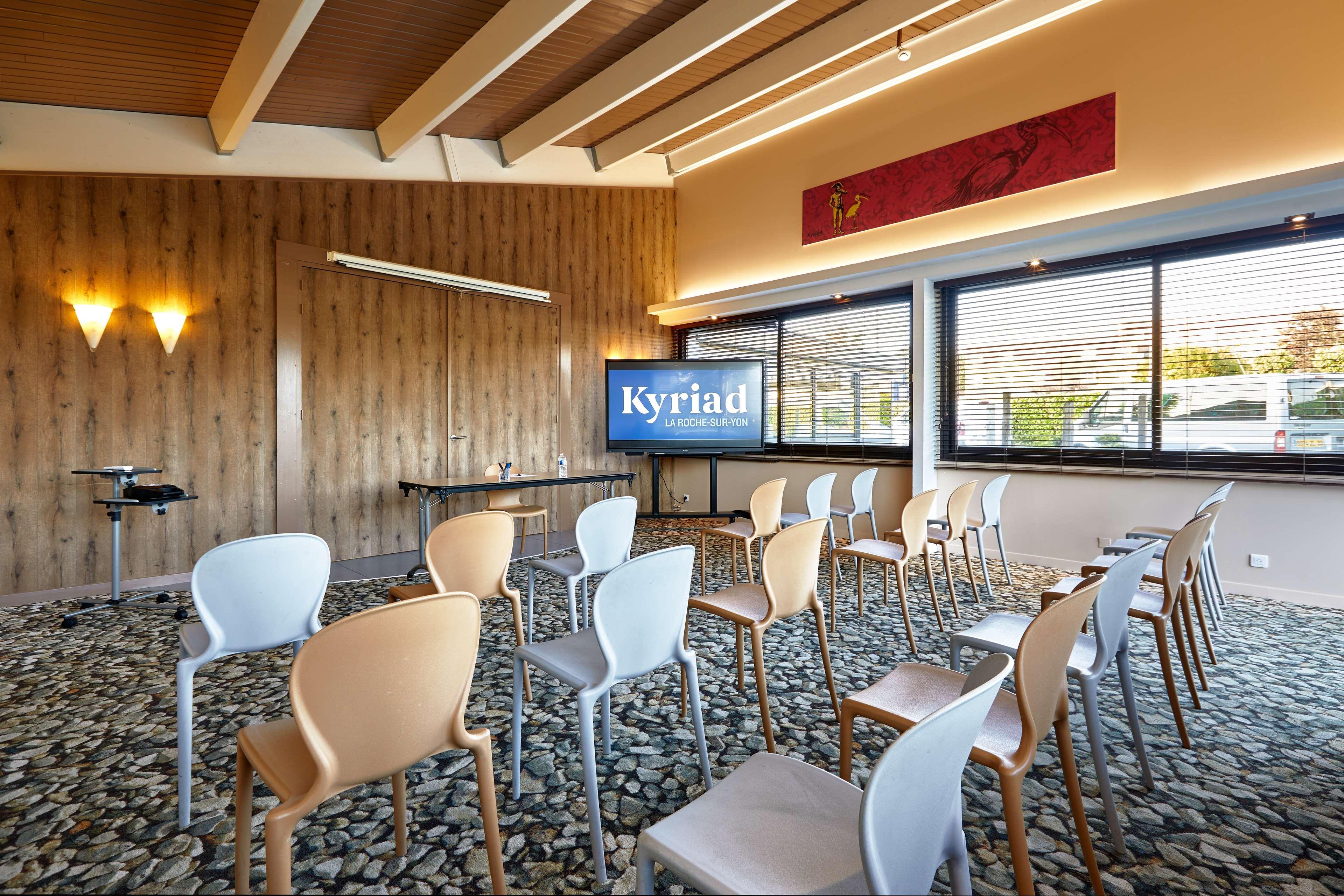 Kyriad La Roche Sur Yon Exteriör bild